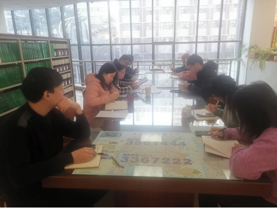 15 三支部召开2021年度组织生活会和开展民主评议党员421.png